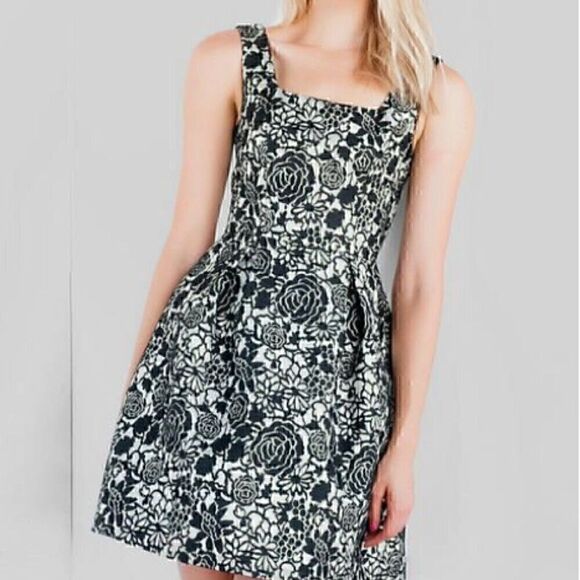 Like New Birdcage Gold and Black Brocade Dress Size L - Picture 1 of 6